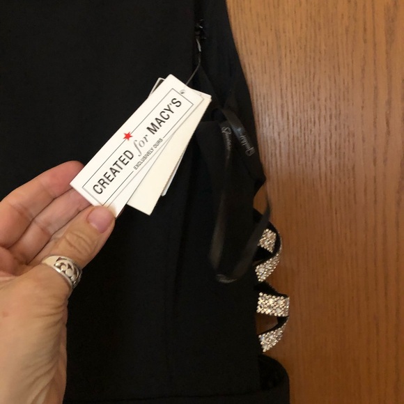 Elegant Black Evening Dress - Picture 13 of 15